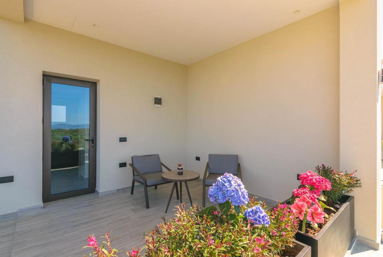Akea Villa *